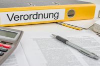 © Zerbor - stock.adobe.com Foto: Mappe mit Schriftzug Verordnung